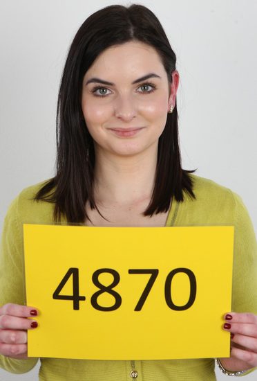 Czech Casting – Julie 4870 – (18yo)