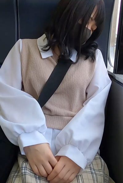 Japanese girls napping in the subway – Utatane – 05