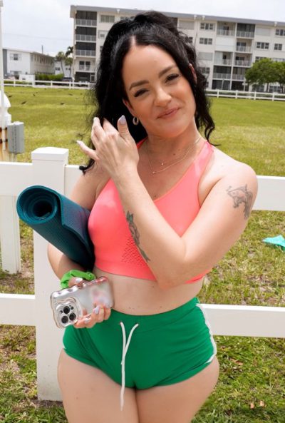 Bang Bus – Girl Got Ass