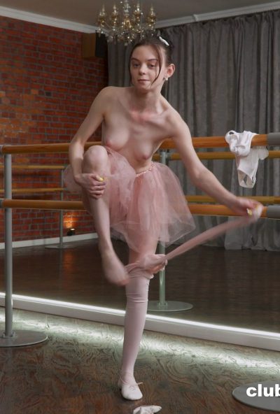 Club Seventeen – Graceful but naughty ballerina