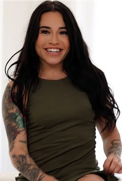 CastingCouch HD – Bella Returns